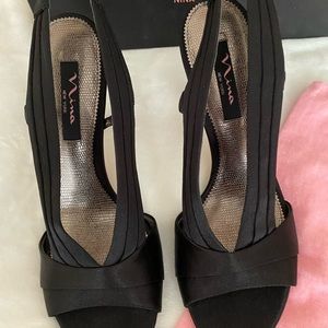 Nina black satin sandals never worn size 10